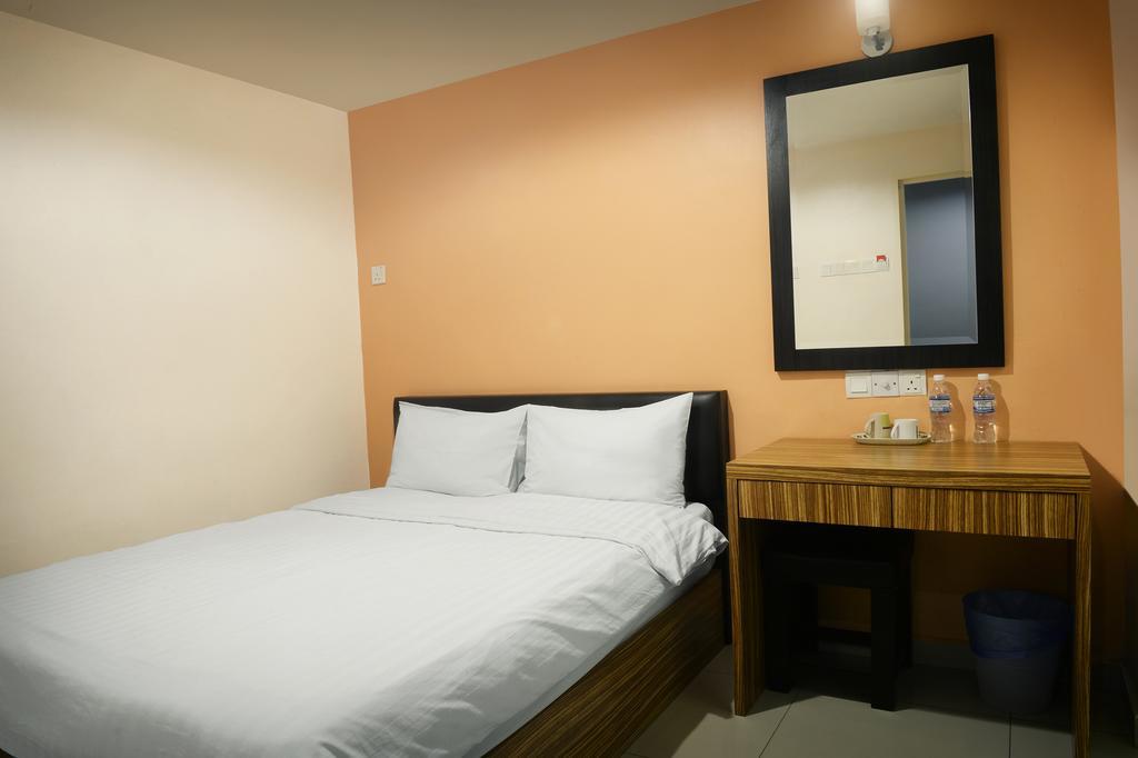 Brezza Hotel Лумут Екстериор снимка